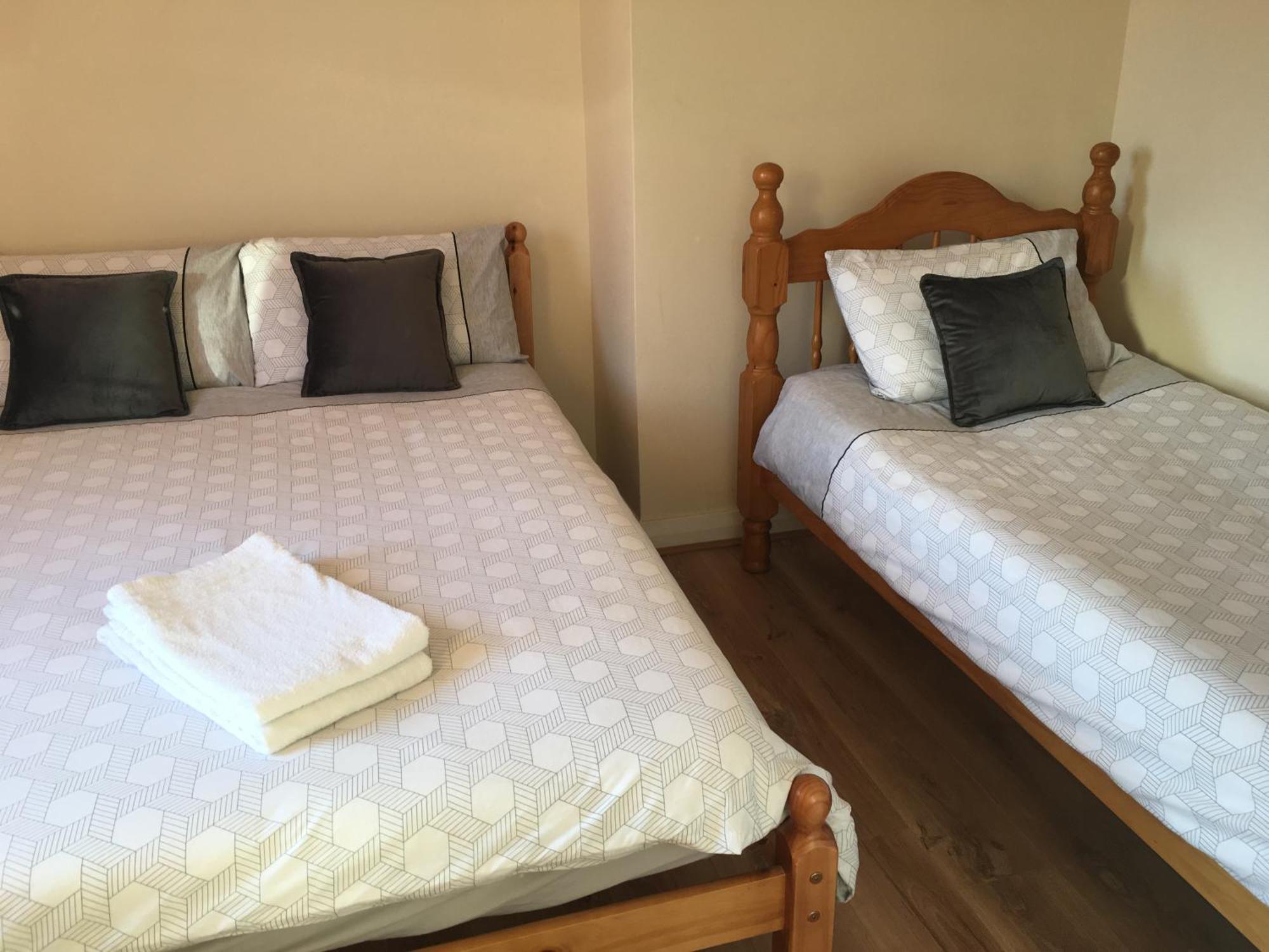 Private Double Rooms & Twin Rooms Rahoon Голуей Екстериор снимка